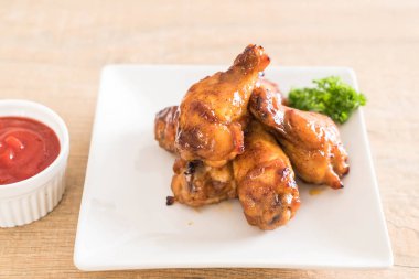 Barbekü tavuk kanadı