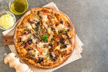 Barbekü domuz eti pizza