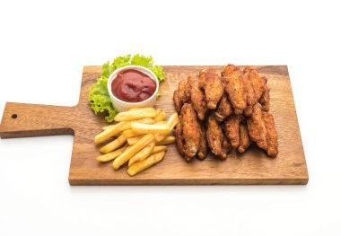 Kızarmış tavuk kanadı.