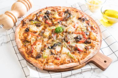 Barbekü domuz eti pizza