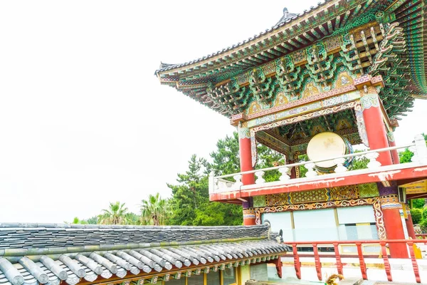 Yakcheonsa templet i Jeju Island, Sydkorea — Stockfoto