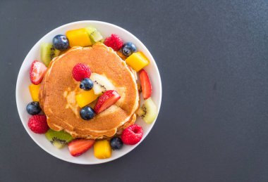 mix meyve ile gözleme