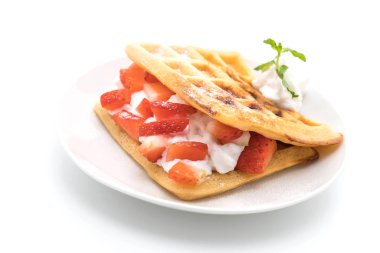 çilek beyaz ile waffle