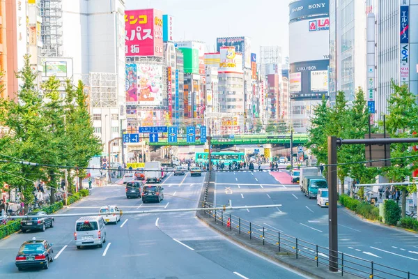 Tokyo, Japonya - 2016 Kasım 17: Shinjuku Tokyo'nın busine biridir