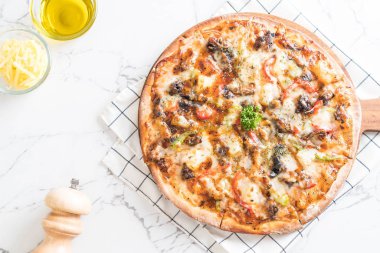 Barbekü domuz eti pizza