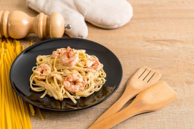 karides ile Fettuccini makarna