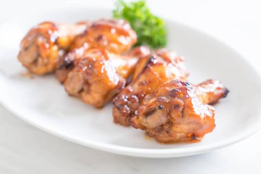 Barbekü tavuk kanadı