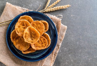 kurutulmuş rendelenmiş domuz etinin pirinç kraker