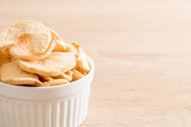 Kurutulmuş elma cips