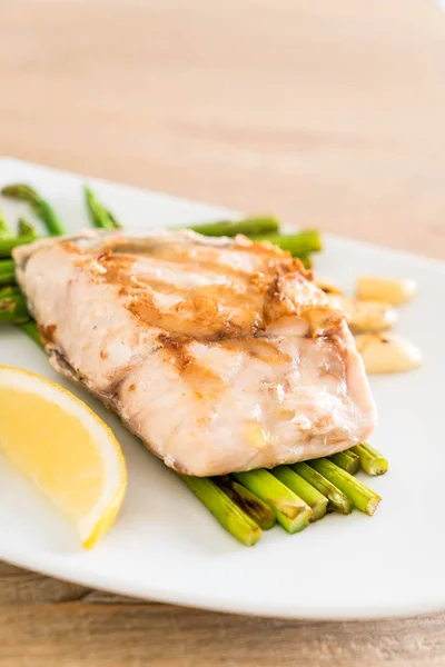 Grilled snapper fish steak — Stock Photo, Image