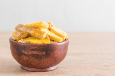 meyve yongaları karıştırın