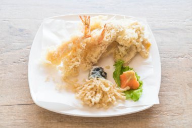 kızarmış karides (tempura)