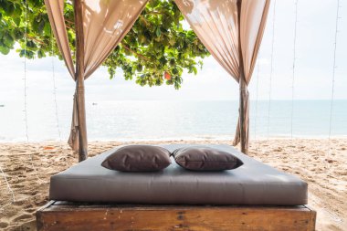 Sahilde güzel pavilion