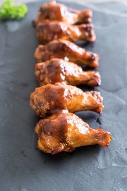 Barbekü tavuk kanadı