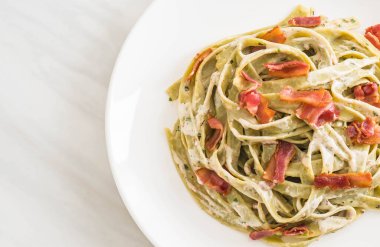 ıspanak fettuccini makarna pastırma ile