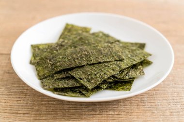 plaka üzerinde kurutulmuş yosun