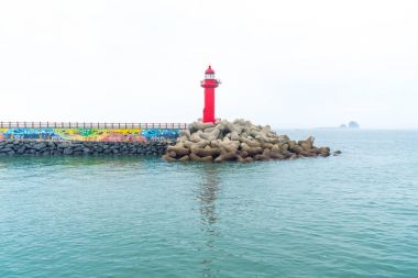 Jeju adasında kırmızı fener