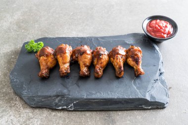 Barbekü tavuk kanadı