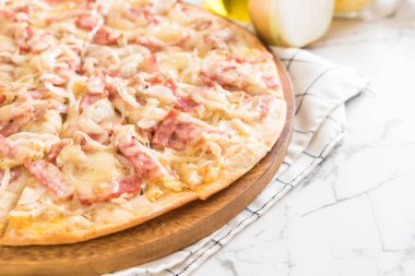 Tarte flambe pizza 