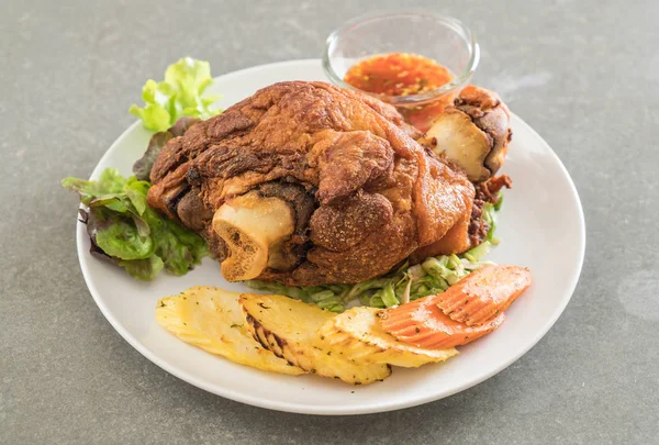 Gevrek domuz knuckle veya Alman domuz Hocks