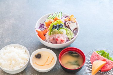 Karışık sashimi seti