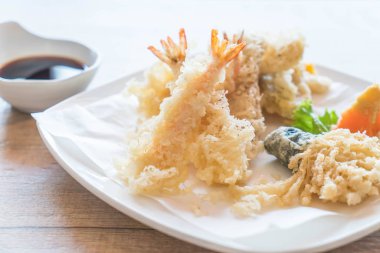 kızarmış karides (tempura)