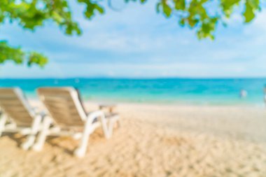 bulanıklık güzel lüks şemsiye ve sandalye deniz ve bea