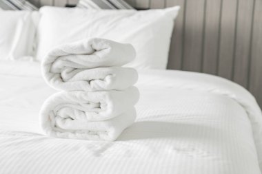 Yatak Dekorasyon yatak odası iç beyaz havlu 