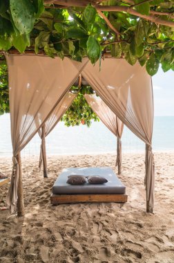 Sahilde güzel pavilion