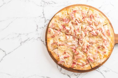 Tarte flambe pizza