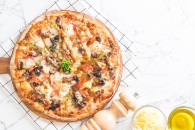 Barbekü domuz eti pizza