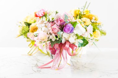 buket çiçek vazosu