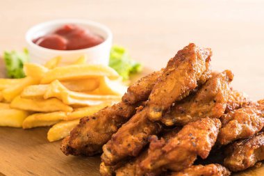 Kızarmış tavuk kanadı.