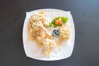 kızarmış karides (tempura)