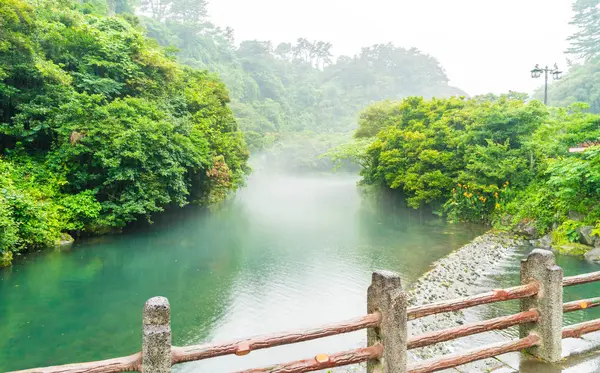 Garden Park w Cheonjiyeon wodospady w Jeju Island — Zdjęcie stockowe