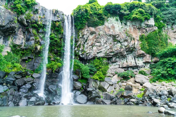 Jeongbang waterfall in Jeju Island — Stock Photo, Image