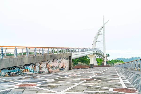 Saeyeongyo Seaseom 和西归浦港口在济州岛之间的桥梁 — 图库照片