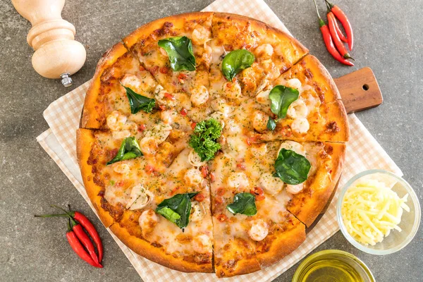 Baharatlı karides (Tom Yum) pizza