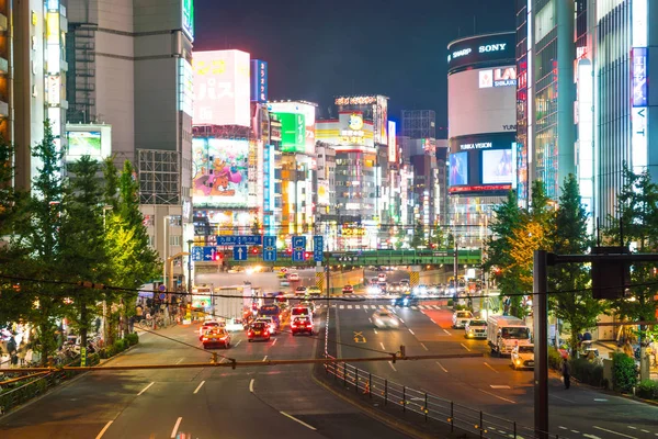 Tokio, Japón - Nov 18 2016: Tokio Shinjuku es uno de los bu de Tokio — Foto de Stock