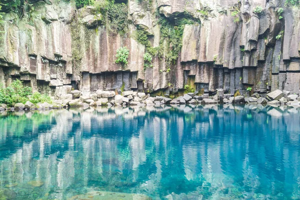 Водопады Чхонджейона на Чеджу Исаленде — стоковое фото