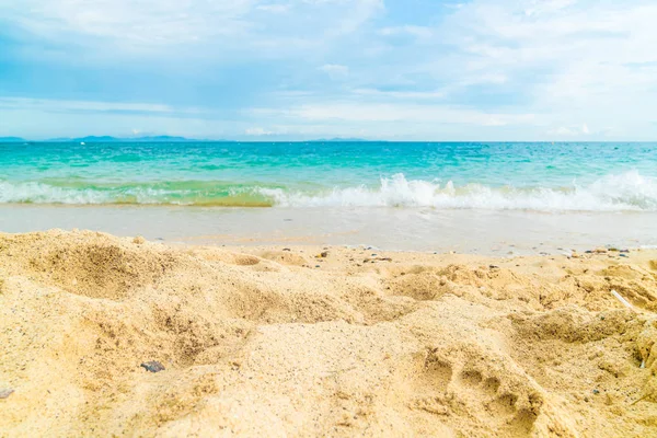 güzel tropikal plaj ve deniz manzara