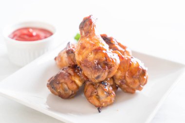 Barbekü tavuk kanadı