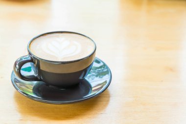 Sıcak latte kahve fincanı