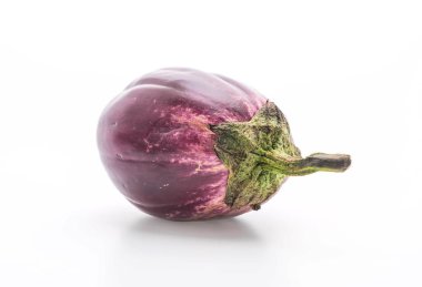 Beyaz üzerine taze patlıcan