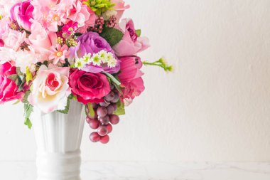 Güzel bir buket çiçek