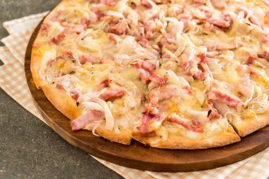 Tarte flambe pizza 