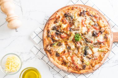 Barbekü domuz eti pizza