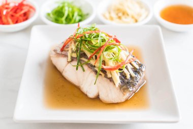 soya sosu Snapper balık buğulama