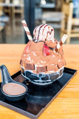 çikolata buz tıraş (bingsu)