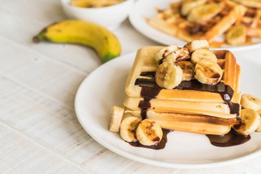 çikolata ile muz gözleme